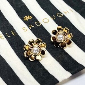 SOLD! Lele Sadoughi Gold Daisy Stud Earrings NWT